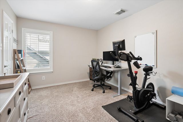 1913 Hartford Road, Grapevine, TX 76051