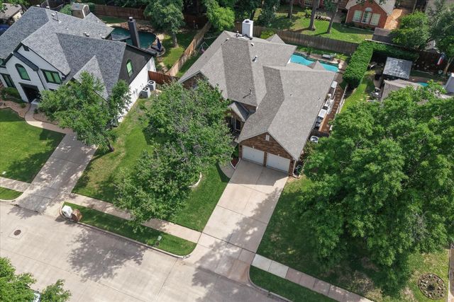 1913 Hartford Road, Grapevine, TX 76051