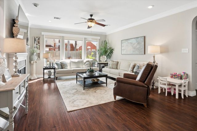 1913 Hartford Road, Grapevine, TX 76051
