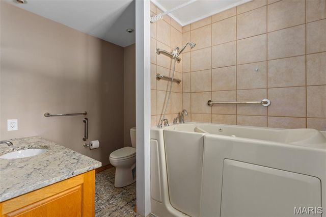 12884 Route 108, Carlinville, IL 62626