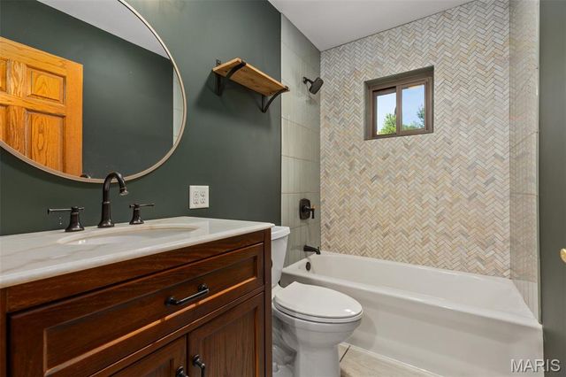 12884 Route 108, Carlinville, IL 62626