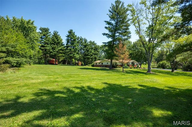 12884 Route 108, Carlinville, IL 62626