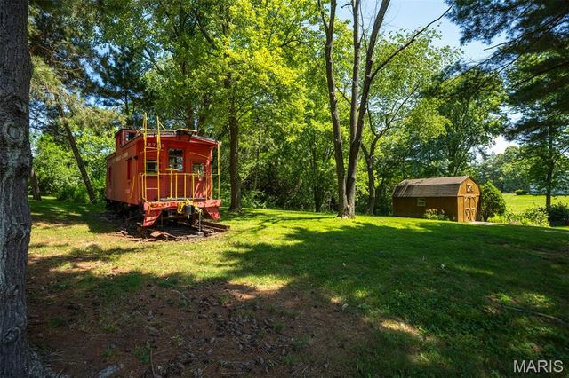 12884 Route 108, Carlinville, IL 62626