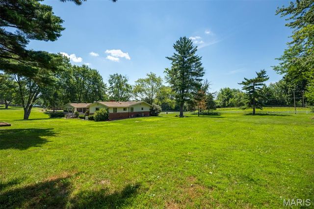 12884 Route 108, Carlinville, IL 62626