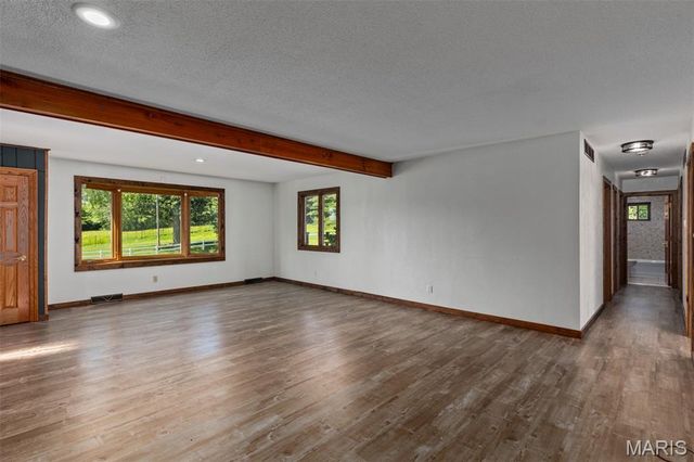 12884 Route 108, Carlinville, IL 62626