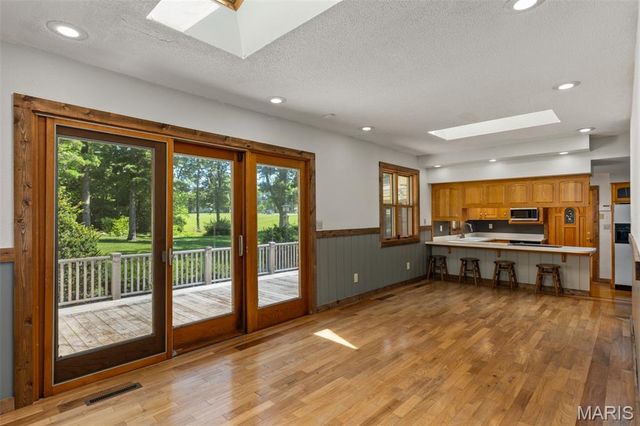 12884 Route 108, Carlinville, IL 62626