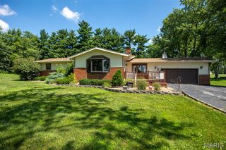 12884 Route 108, Carlinville, IL 62626