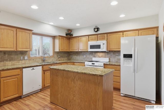 125 S 202nd Street, Elkhorn, NE 68022