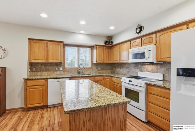 125 S 202nd Street, Elkhorn, NE 68022