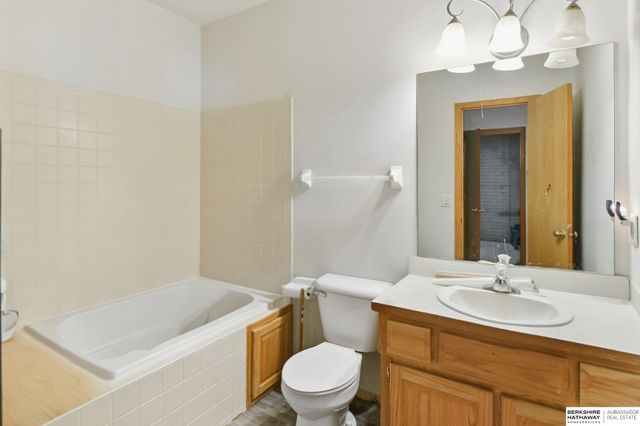 125 S 202nd Street, Elkhorn, NE 68022