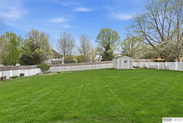 125 S 202nd Street, Elkhorn, NE 68022