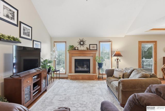 125 S 202nd Street, Elkhorn, NE 68022