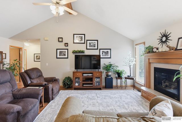125 S 202nd Street, Elkhorn, NE 68022