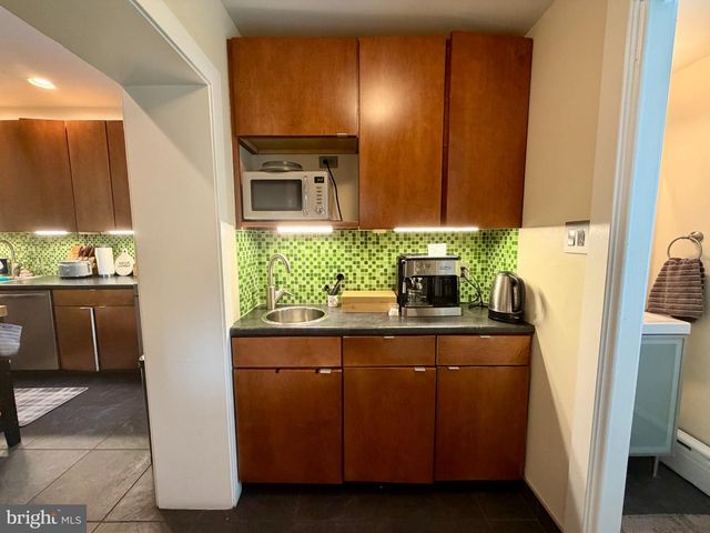 15 W ABINGTON AVE, Philadelphia, PA 19118