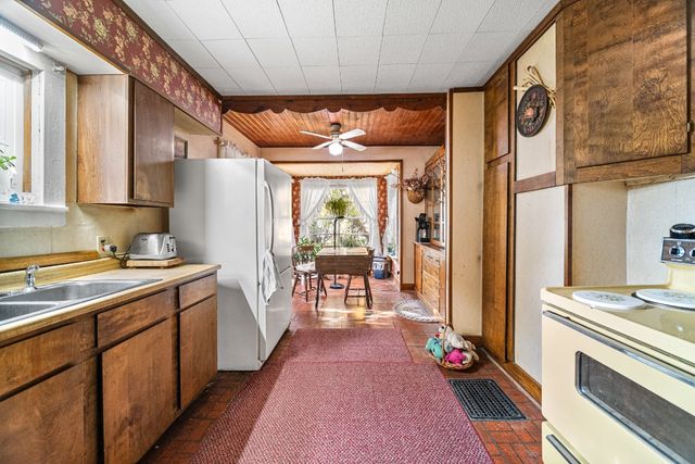 7767 MAPLE Street, Fairview, PA 16415