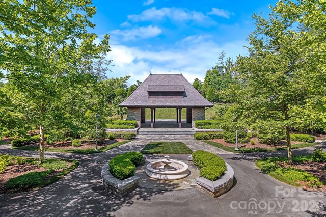 325 Flowering Vine Court, Asheville, NC 28803