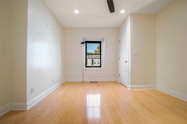 156 O St PH, Boston, MA 02127