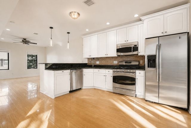 156 O St PH, Boston, MA 02127