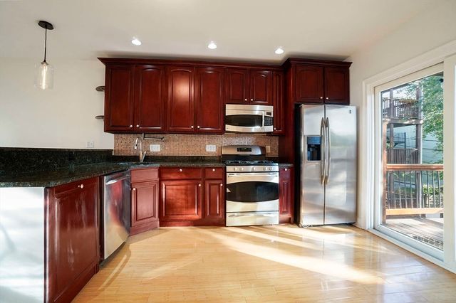 156 O St PH, Boston, MA 02127