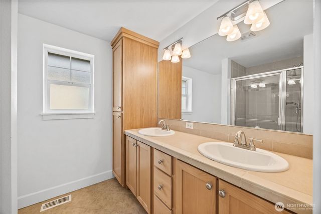 2670 SW Sylvan Heights Drive, Seattle, WA 98106