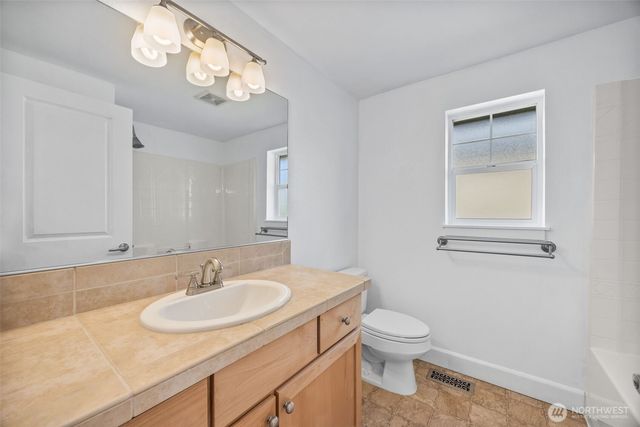 2670 SW Sylvan Heights Drive, Seattle, WA 98106