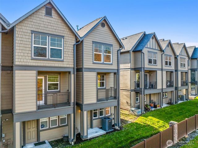 2670 SW Sylvan Heights Drive, Seattle, WA 98106