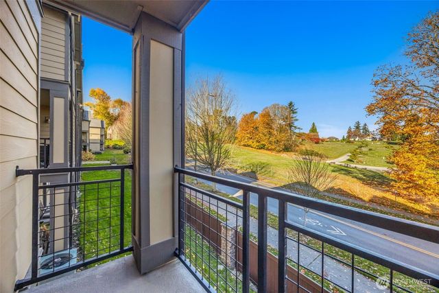 2670 SW Sylvan Heights Drive, Seattle, WA 98106