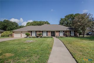 118 Creekside Drive, Victoria, TX 77904