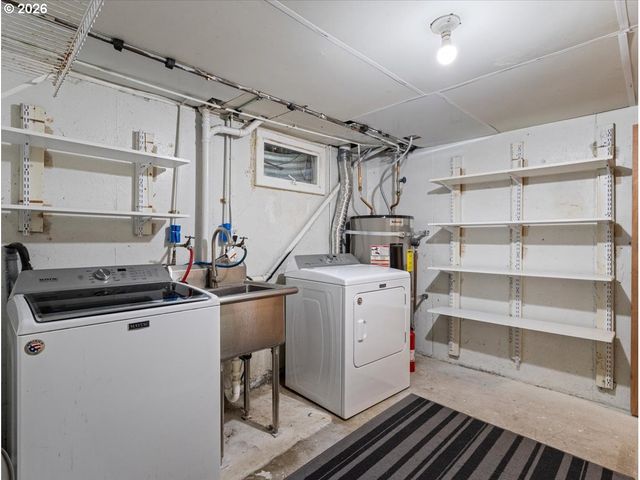 16552 Se WOODWARD St, Portland, OR 97236