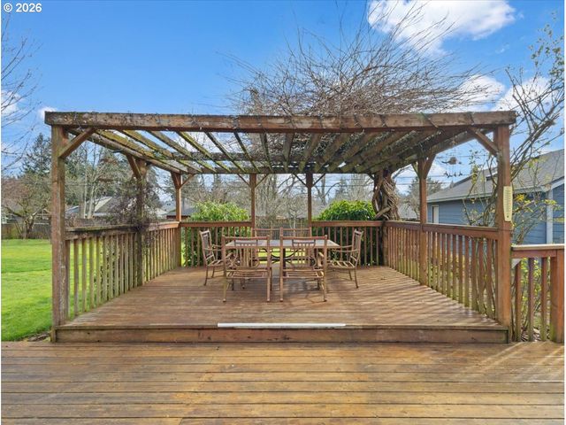 16552 Se WOODWARD St, Portland, OR 97236