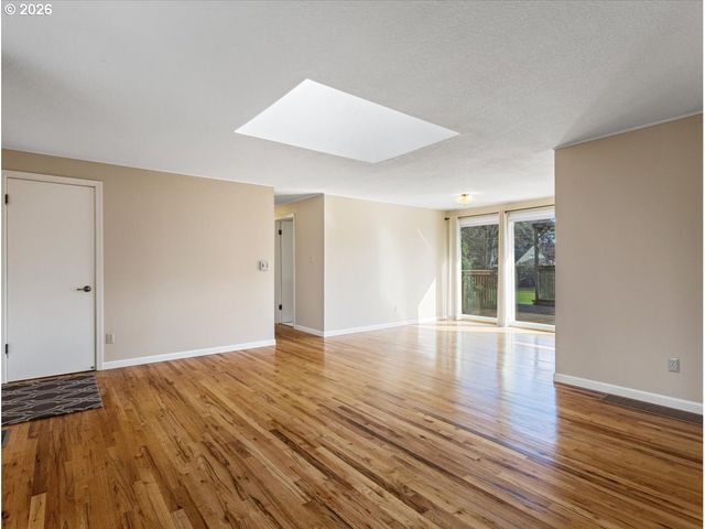 16552 Se WOODWARD St, Portland, OR 97236