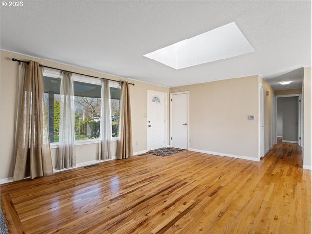 16552 Se WOODWARD St, Portland, OR 97236