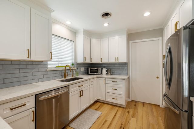 4411 Deer Lodge Drive, Houston, TX 77018