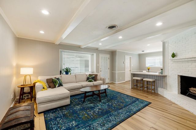 4411 Deer Lodge Drive, Houston, TX 77018