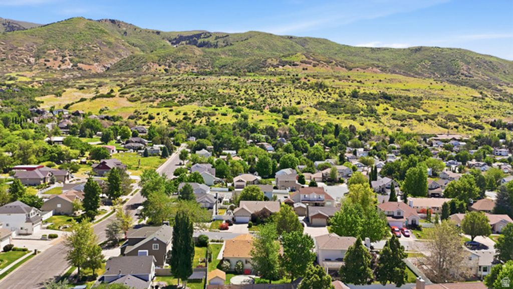 Image 45 of property listing at 1178 S 70 W, Farmington, UT 84025