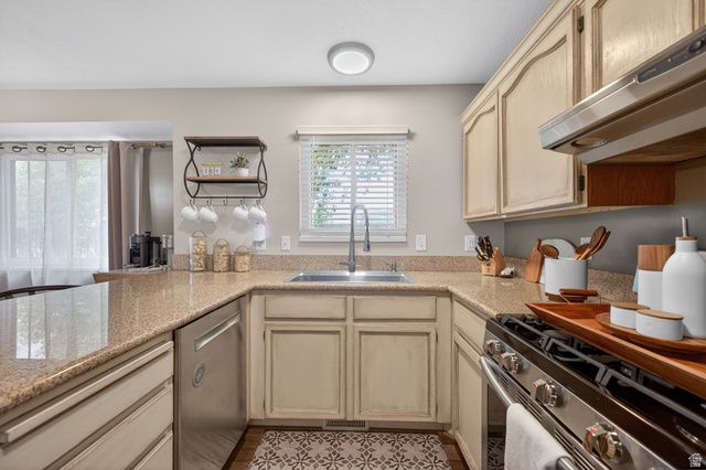 990 W 2600 N, Layton, UT 84041