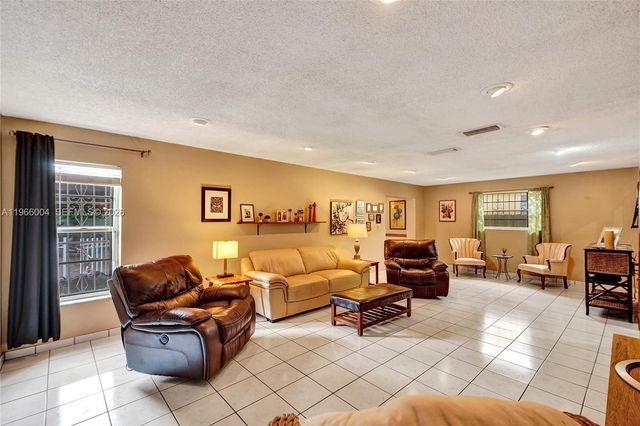 6501 SW 30th St, Miami, FL 33155