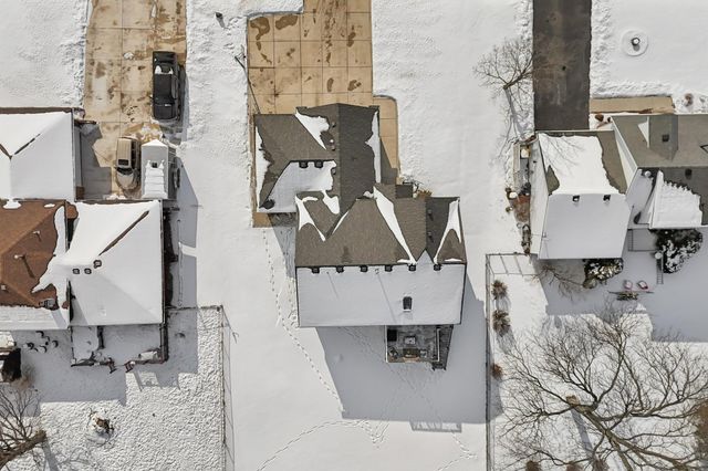 2235 Coldspring Road, Crown Point, IN 46307