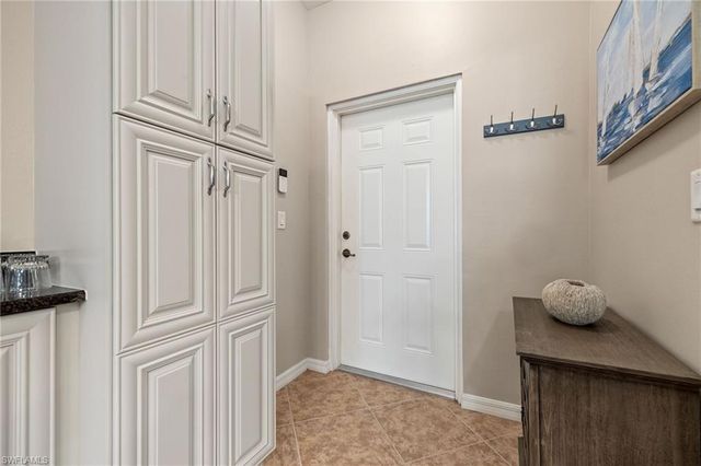 1113 Winding Pines CIR # 203, Cape Coral, FL 33909