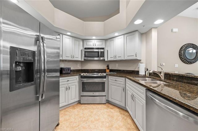 1113 Winding Pines CIR # 203, Cape Coral, FL 33909