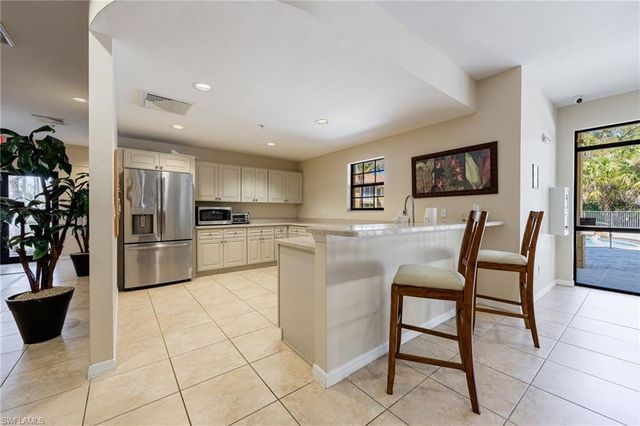 1113 Winding Pines CIR # 203, Cape Coral, FL 33909