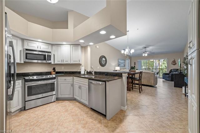 1113 Winding Pines CIR # 203, Cape Coral, FL 33909