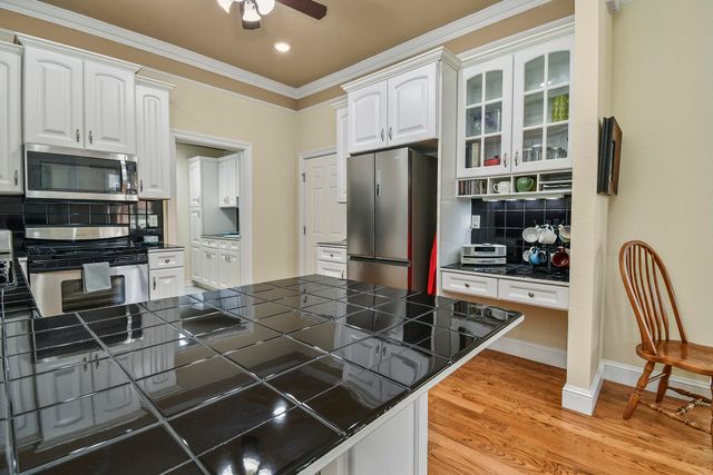 3243 S Kickapoo Avenue, Springfield, MO 65804