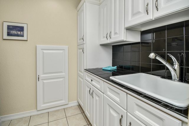 3243 S Kickapoo Avenue, Springfield, MO 65804