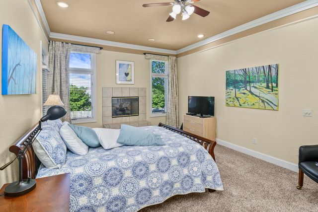 3243 S Kickapoo Avenue, Springfield, MO 65804