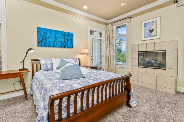 3243 S Kickapoo Avenue, Springfield, MO 65804