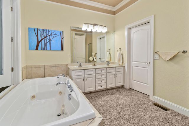 3243 S Kickapoo Avenue, Springfield, MO 65804