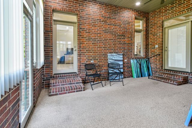 3243 S Kickapoo Avenue, Springfield, MO 65804