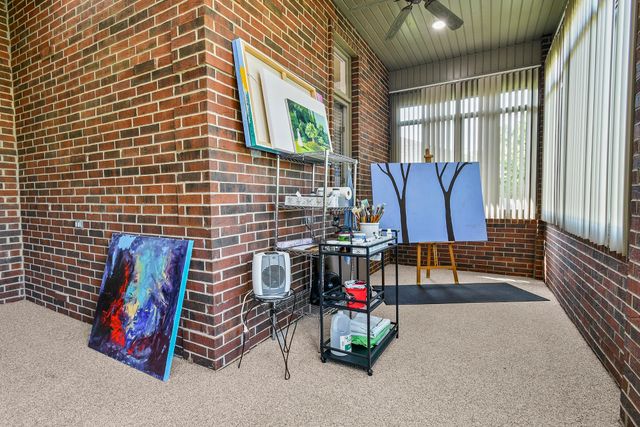 3243 S Kickapoo Avenue, Springfield, MO 65804