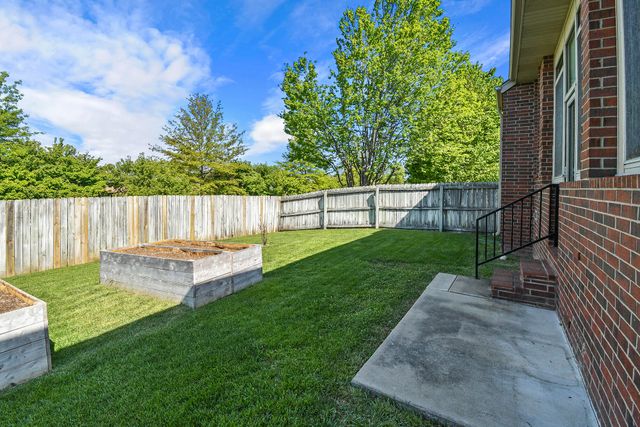 3243 S Kickapoo Avenue, Springfield, MO 65804